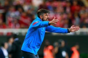 Veljko Paunovic to stay on as Chivas head coach