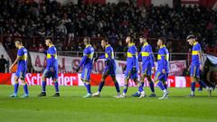 BUENOS AIRES, ARGENTINA - JULY 19: Sebastián Villa (C) of Boca Juniors leaves the pitch with teammates at the end of the first half during a match between Argentinos Juniors and Boca Juniors as part of Liga Profesional 2022 at Diego Maradona Stadium on July 19, 2022 in Buenos Aires, Argentina. (Photo by Marcelo Endelli/Getty Images)