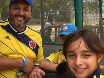 Hinchas de la Selección se acercan al Metropolitano y comienzan la fiesta del fútbol. 