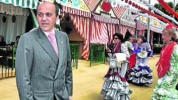 <b>DE GALA. </b>José María del Nido, ayer en el Real de la Feria.