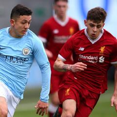 Ejemplos a seguir en la Selección para no perder a Ian Poveda