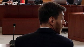 Messi, en el banquillo durante el juicio por delito fiscal.