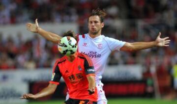 Sergio Canales y Grzegorz Krychowiak
