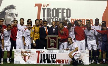 En 2008 se inauguró el 'Trofeo Antonio Puerta' que homenajea al canterano sevillista.