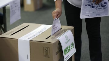 ¿Cuál es la consulta popular que tendrán que votar en Valle y Cauca en el mes de noviembre?