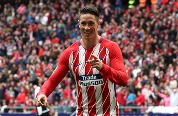 Pudo despedirse del Atl¨¦tico con lo que m¨¢s so?aba, un t¨ªtulo. Gan¨® la Europa League de Lyon ante el Marsella en 2018 y el Ni?o dejaba como campe¨®n el club donde se form¨® y del que lleg¨® a ser una leyenda. Jug¨® en la etapa dif¨ªcil del descenso a Segunda y en los siguientes a?os donde el club empez¨® a rearmarse tras el duro golpe sufrido. Fue el ¨ªdolo de una afici¨®n que le quiso como a pocos. Cuando regres¨® al Atl¨¦tico, despu¨¦s de haber estado en Liverpool, Chelsea y Mil¨¢n, la afici¨®n casi llen¨® el estadio el d¨ªa de su presentaci¨®n como refuerzo invernal en la campa?a 2014-15. Jug¨® 404 partidos y marc¨® 129 goles. Ahora se prepara como entrenador y su futuro estar¨¢ vinculado a la entidad madrile?a. Fue fijo con Espa?a en la mejor etapa de nuestra selecci¨®n.