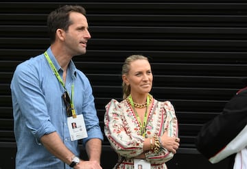 Ben Ainslie y Georgie Thompson en el Paddock del Gran Premio de Barcelona que se disputa en el circuito de Barcelona-Cataluña.