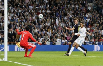 0-1. Varane marcó el primer gol de los Spurs en propia puerta. Keylor Navas.