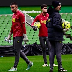 Plamen Andreev se va y Laro Gómez será el portero titular en Valladolid