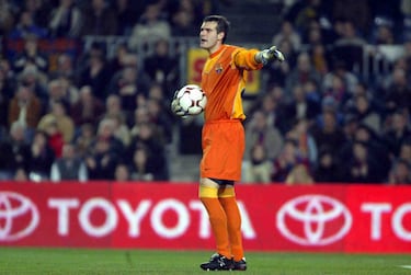 El meta gerundés quedó relegado a tercer portero tras una lesión de ligamento cruzado anterior en un encuentro amistoso con la selección de Cataluña. El Barcelona fichó a José Manuel Pinto. Durante el año del triplete sólo disputó un encuentro intrascendente de Champions frente al Shakhtar Donetsk. En agosto de 2009 acabó su vinculación con el equipo para firmar por el Girona. Disputó una temporada en Segunda División y renunció a las dos que le quedaban para colgar las botas con 31 años. Ha sido entrenador de porteros del Llagostera y ayudante de entrenador en el Juvenil “A” del Barça, Sion y Andorra. En la actualidad es el entrenador del Santa Coloma de la Primera División de Andorra. 