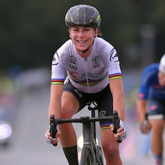 Van Vleuten prolonga la racha y conquista el oro europeo