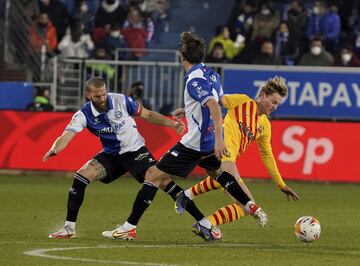 Frenkie de Jong con Víctor Laguardia y Tomás Pina.