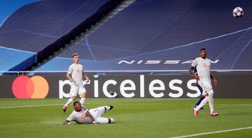 Alaba marc¨® en propia puerta y empat¨® para el Barcelona. 1-1.