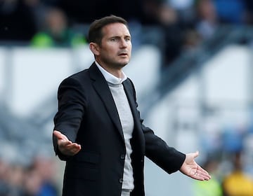 Leeds United del técnico Marcelo Bielsa cayó 4-2 ante los Derby County que son dirigidos por el exfutbolista Frank Lampard