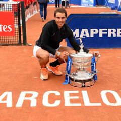 Nadal recibirá una réplica de plata del Godó por sus 10 títulos