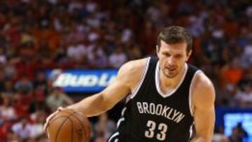 Mirza Teletovic, durante un partido en la primera mitad de esta temporada.