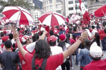 Hinchas festejan cumpleaños de Santa Fe en donde todo inició