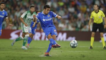 Jaime Mata lanza un penalti en el Betis-Getafe de la 4&ordf; jornada de LaLiga Santander 2019-2020.