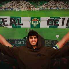 “No me arrepiento ni un segundo de haber venido al Betis”