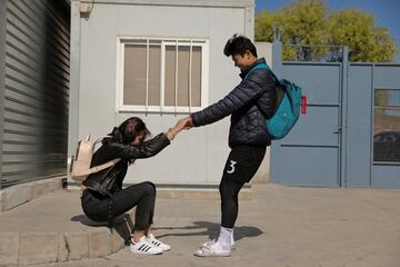 Jaehyeok Kim con su novia Patricia Roldán después del entrenamiento.