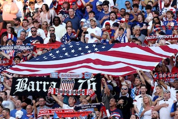 Aficionados de Estados Unidos antes del partido entre USA y Uruguay en la Copa América 2024.