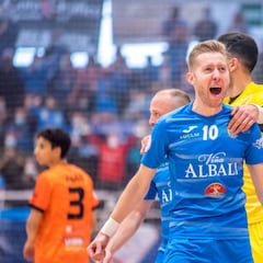 El Barça no frena, Valdepeñas sigue segundo y el Inter sufre