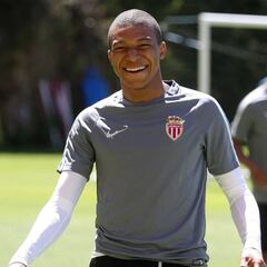 Dugarry: "No fichar a Mbappé sería un grave error del Madrid"