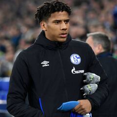 El Schalke no ejerce la opción de compra por el francés Todibo