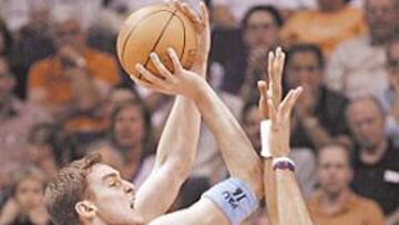 <b>NO BASTÓ. </b>Gasol protagonizó su mejor partido en unos playoffs.