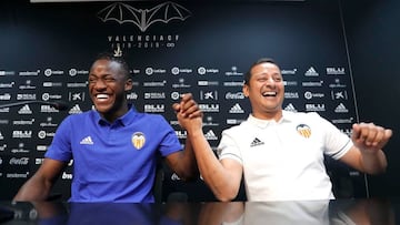 Batshuayi: "Marcelino convinced me to move to Valencia"