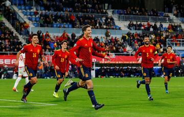 El debutante Pau Torres marc el 3-0.