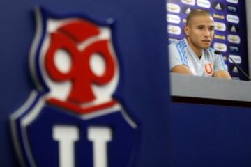 Leandro Benegas en una de las primeras conferencias de prensa en la U.