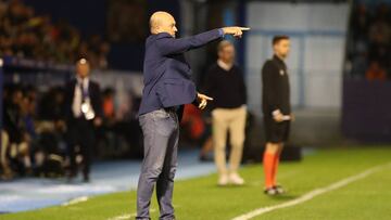Pepe Mel: ¡°Hace una semanas est¨¢bamos casi en descenso. No podemos volvernos locos ahora¡±