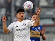 Futbol, Colo Colo vs Everton.
Fecha 2, Liga de Primera 2026.
El jugador de Colo Colo Claudio Aquino, izquierda, disputa el balon con Christopher Barrera de Everton durante el partido de primera division realizado en el estadio Monumental de Santiago, Chile.
07/02/2026
Andres Pina/Photosport
Football, Colo Colo vs Everton.
2nd turn, 2026 First Division League.
Colo Colo’s player Claudio Aquino, left, vies for the ball against Christopher Barrera of Everton during a first division match at the Monumental stadium in Santiago, Chile.
07/02/2026
Andres Pina/Photosport