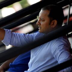 Murthy presenta al nuevo doctor del Valencia: Pedro López Mateu