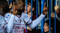 AC Milan's Senegalese defender Fode Ballo-Toure celebrates after scoring during the Italian Serie A football math between Empoli and AC Milan on October 1, 2022 at the Carlo-Castellani stadium in Empoli. (Photo by Alberto PIZZOLI / AFP)