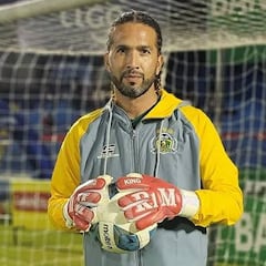 ¡Susto en Guatemala! Adrián De Lemos, portero de Guastatoya, se desvanece en partido ante Malacateco