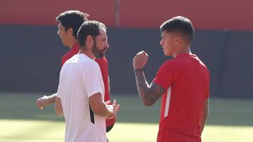 Mach&iacute;n dirigi&oacute; ayer su primer entenamiento en el S&aacute;nchez Pizju&aacute;n y hoy su primer partido