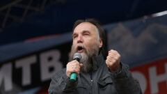 Russian politologist Alexander Dugin gestures as he addresses the rally "Battle for Donbas" in support of the self-proclaimed Donetsk and Luhansk People's Republics, in Moscow, Russia October 18, 2014. Moscow News Agency/Handout via REUTERS ATTENTION EDITORS - THIS IMAGE HAS BEEN SUPPLIED BY A THIRD PARTY. MANDATORY CREDIT.