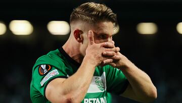 Lisbon (Portugal), 22/02/2024.- Sporting's Vyktor Gyokeres celebrates after scoring the 1-0 goal during the UEFA Europa League knock-out round playoff second leg soccer match between Sporting CP and BSC Young Boys, in Lisbon, Portugal, 22 February 2024. (Lisboa) EFE/EPA/JOSE SENA GOULAO
