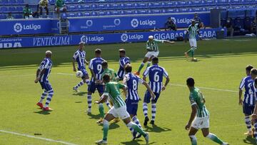 Tello, en el disparo del gol. 