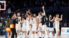 Los jugadores del Real Madrid, con el capitán Sergi Llull en el centro, celebran el 1-0 logrado el sábado.