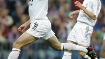 <b>PRO-FIGO. </B>Zidane cree que el portugués merece la renovación de su contrato.