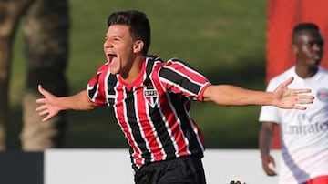 Augusto Galván con el Sao paulo.