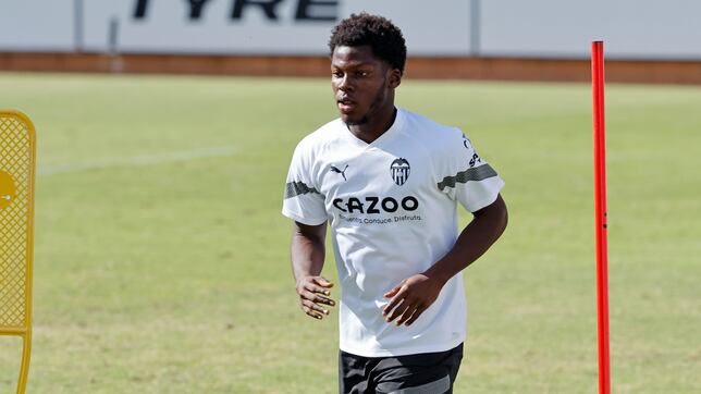 Yunus Dimoara Musah - Nguồn Năng Lượng Bùng Nổ Và Pressing Mạnh Mẽ Yunus Dimoara Musah - Nguồn Năng Lượng Bùng Nổ Và Pressing Mạnh Mẽ