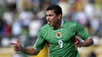 Marcó 16 goles por Bolivia (Eliminatorias 2002, 2006, 2010).