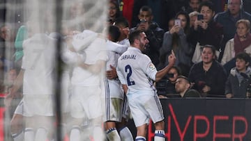 Carvajal hace una 'pistola' al Camp Nou y luego se disculpa