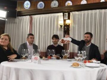 Emotivo encuentro entre los jugadores del Real Madrid que consiguieron la Séptima Copa de Europa.