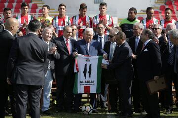 Mahmoud Abbas visitó al plantel de Palestino durante la jornada de hoy. Estas fueron las mejores postales que dejó el encuentro.