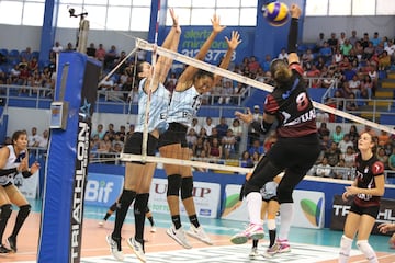 Sexto partido consecutivo que gana Regatas Lima en la Liga Nacional Superior de Voleibol Femenino, esta vez superó a Cristal por un claro 3 a 0 con parciales 25-19,25-23,25-14 en 1 hora de juego con 11 minutos.